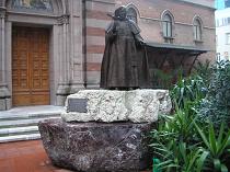памятник Папе Римскому Иоанну Павлу II
